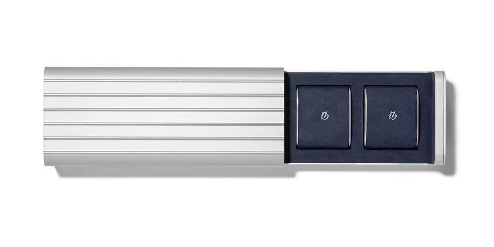 Tough grooved aluminum exterior shell to keep your watches safe. Credit: RIMOWA