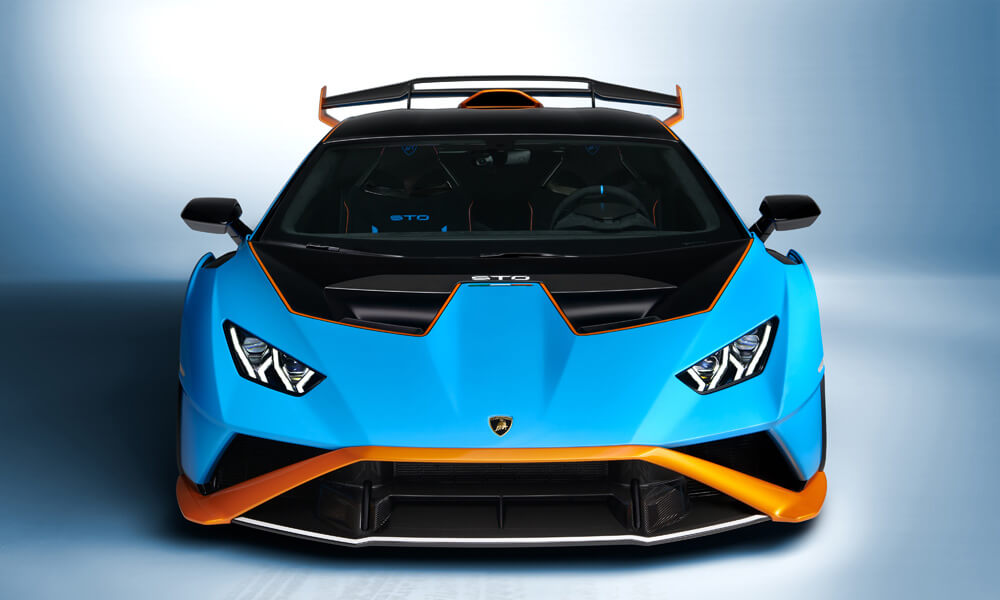 New airducts on the front bonnet help increase airflow and generate downforce. Credit: Lamborghini