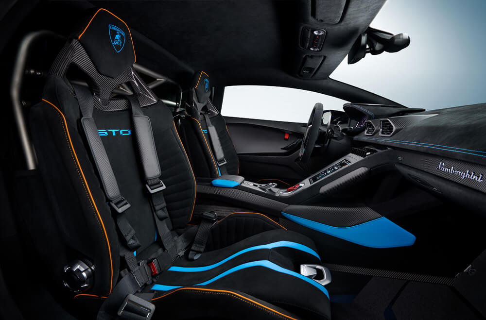 Lamborghini Huracan STO Interior